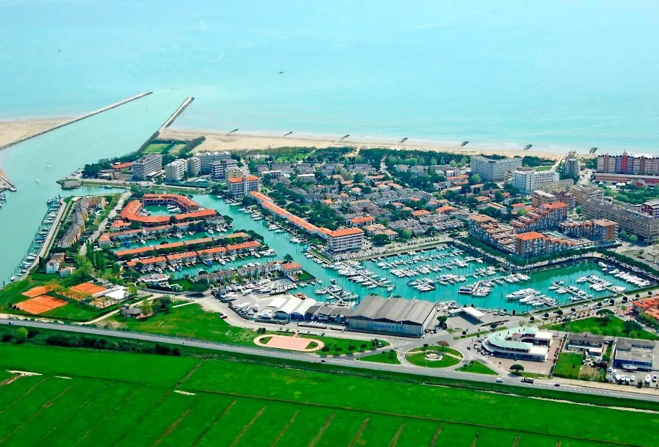 Super Cozy Flat With A Wide Terrace - Beahost Apartment Porto Santa Margherita di Caorle