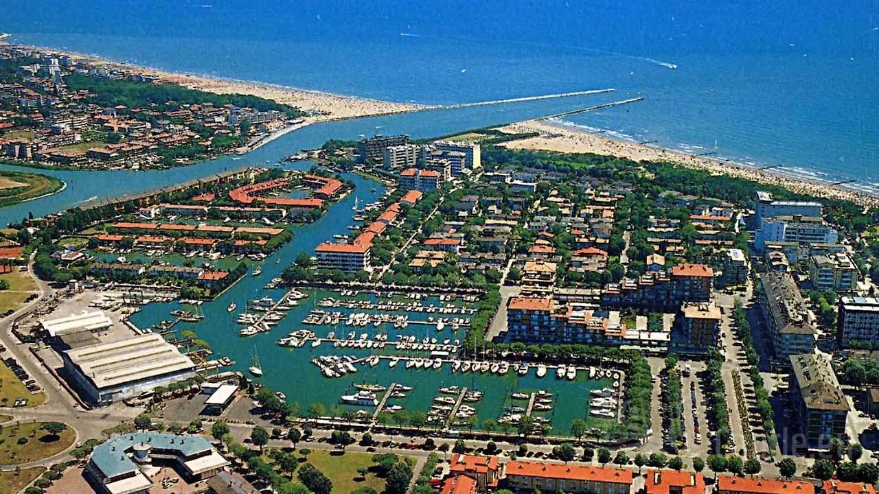 Super Cozy Flat With A Wide Terrace - Beahost Apartment Porto Santa Margherita di Caorle